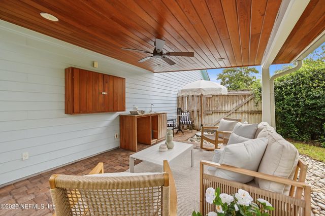 1122 LINKSIDE Court E, Atlantic Beach, FL 32233