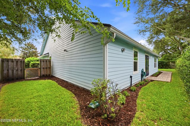1122 LINKSIDE Court E, Atlantic Beach, FL 32233
