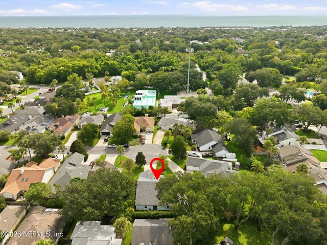 1122 LINKSIDE Court E, Atlantic Beach, FL 32233