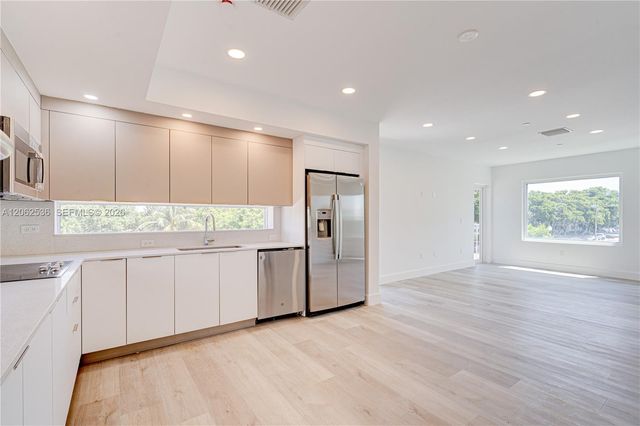 816 84th St 2, Miami Beach, FL 33141