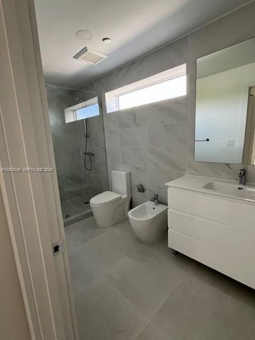 816 84th St 2, Miami Beach, FL 33141