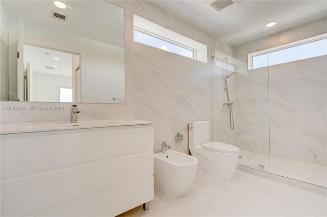 816 84th St 2, Miami Beach, FL 33141