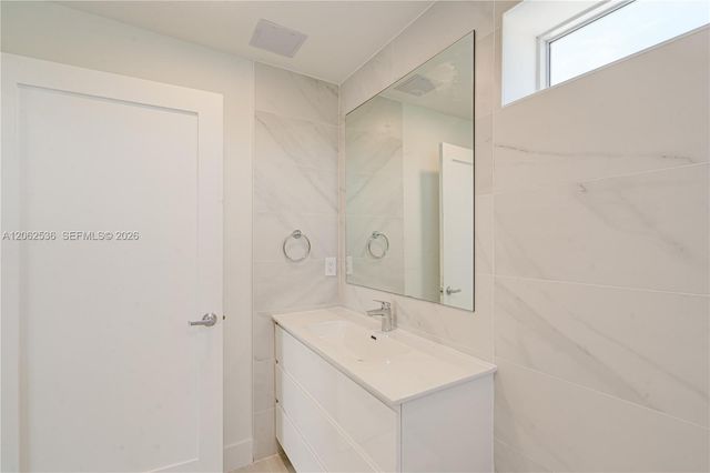 816 84th St 2, Miami Beach, FL 33141