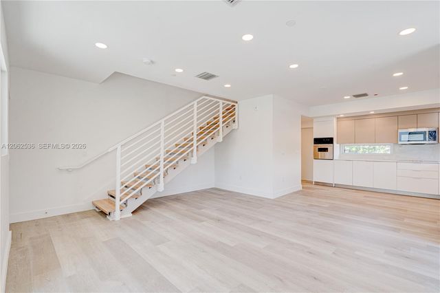 816 84th St 2, Miami Beach, FL 33141