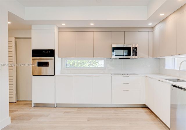 816 84th St 2, Miami Beach, FL 33141