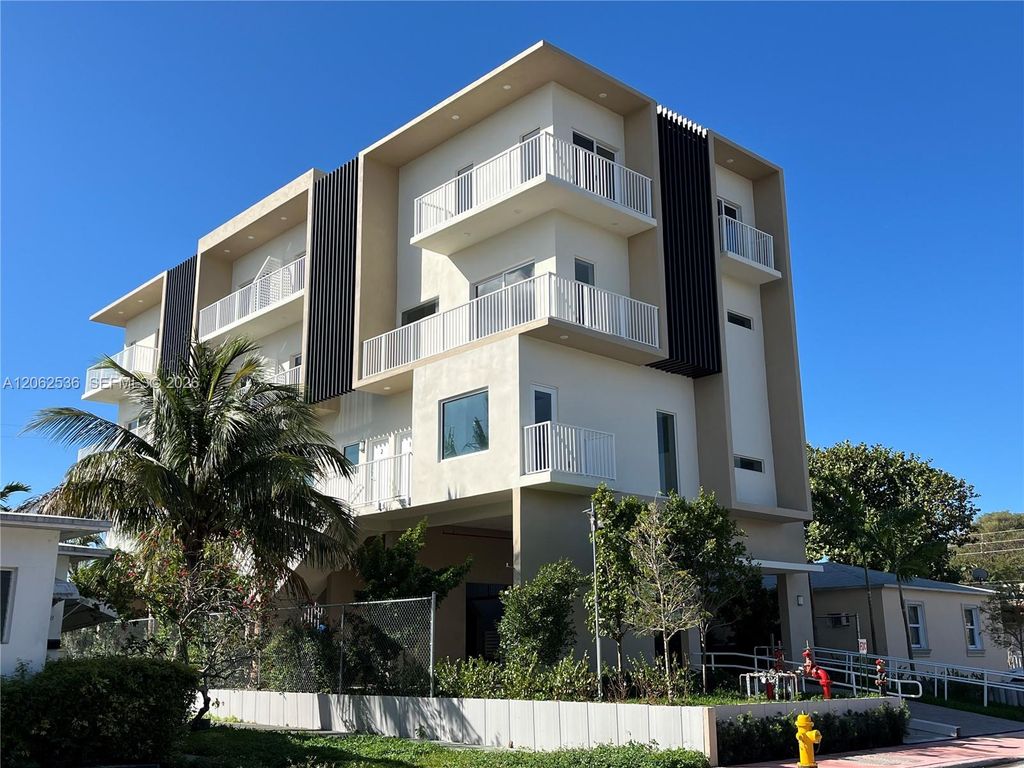 816 84th St 2, Miami Beach, FL 33141