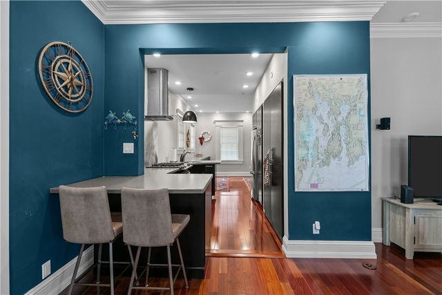 75 Pelham Street B, Newport, RI 02840