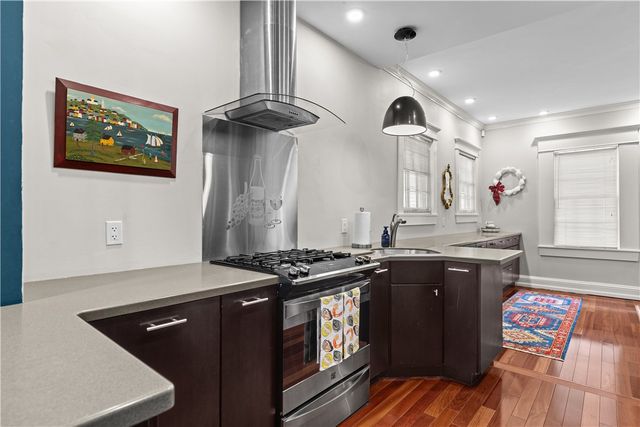 75 Pelham Street B, Newport, RI 02840