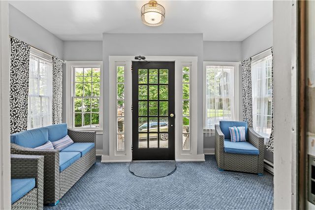 75 Pelham Street B, Newport, RI 02840