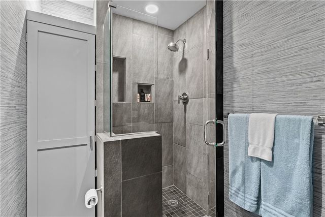 75 Pelham Street B, Newport, RI 02840