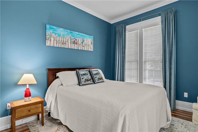 75 Pelham Street B, Newport, RI 02840