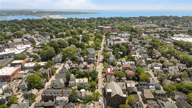 75 Pelham Street B, Newport, RI 02840