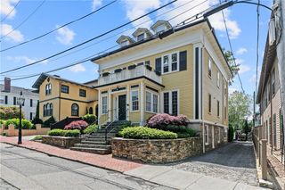 75 Pelham Street B, Newport, RI 02840