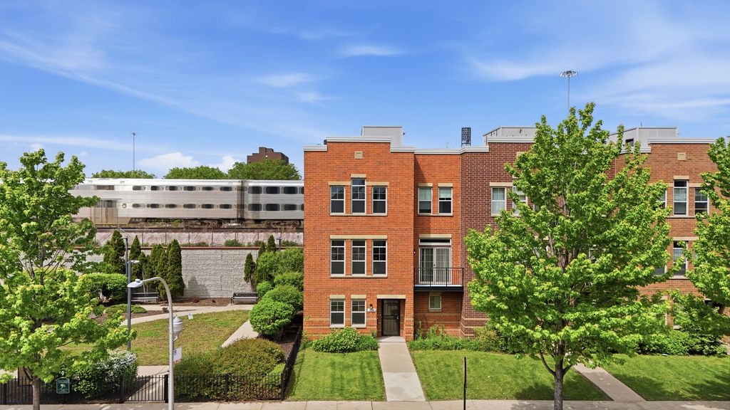 3560 S Federal Street, Chicago, IL 60609 — exterior