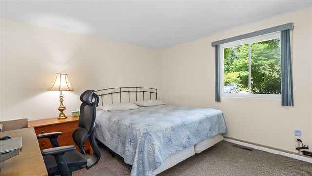 993 Williamsburg Circle, Warwick, RI 02886