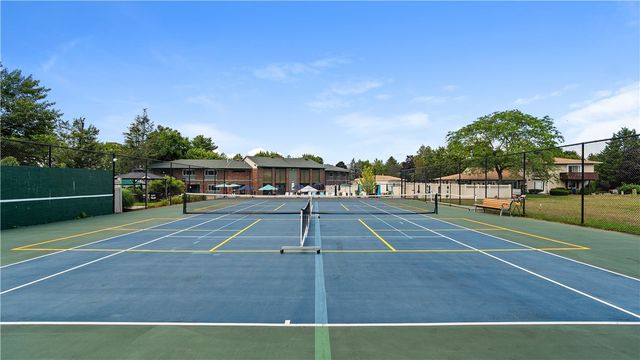 993 Williamsburg Circle, Warwick, RI 02886