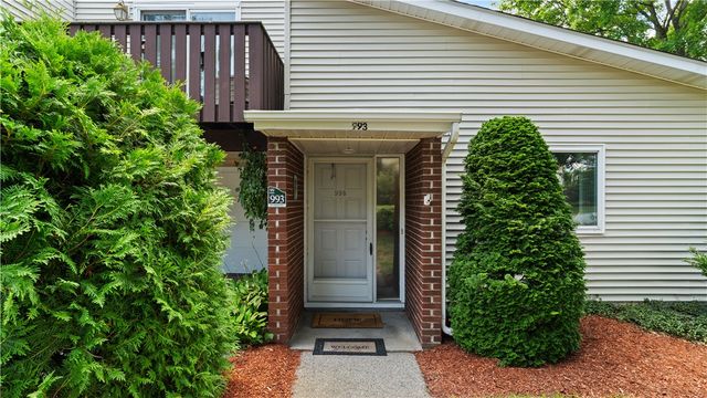 993 Williamsburg Circle, Warwick, RI 02886