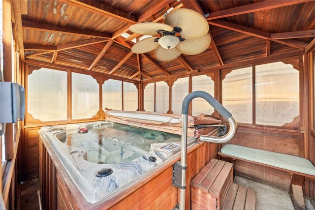 6829 Dougal Avenue, Fort Worth, TX 76137