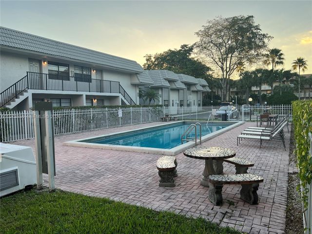 3215 NW 102nd Ter 3215, Coral Springs, FL 33065