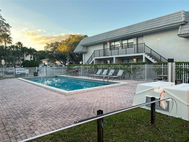 3215 NW 102nd Ter 3215, Coral Springs, FL 33065