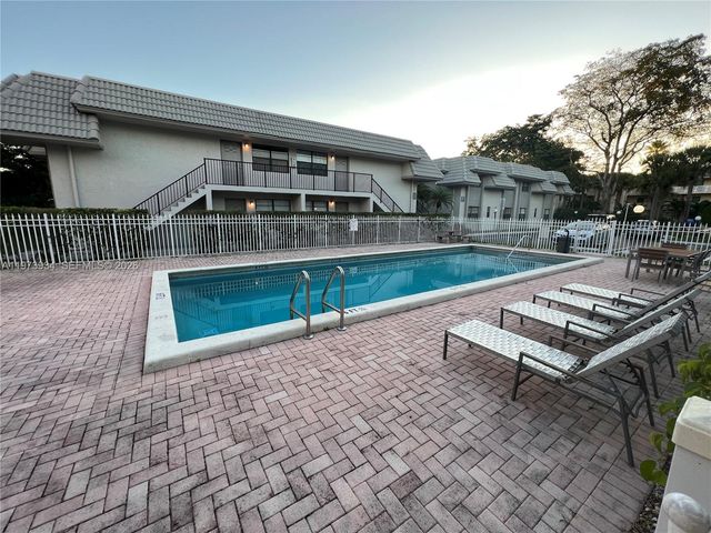 3215 NW 102nd Ter 3215, Coral Springs, FL 33065