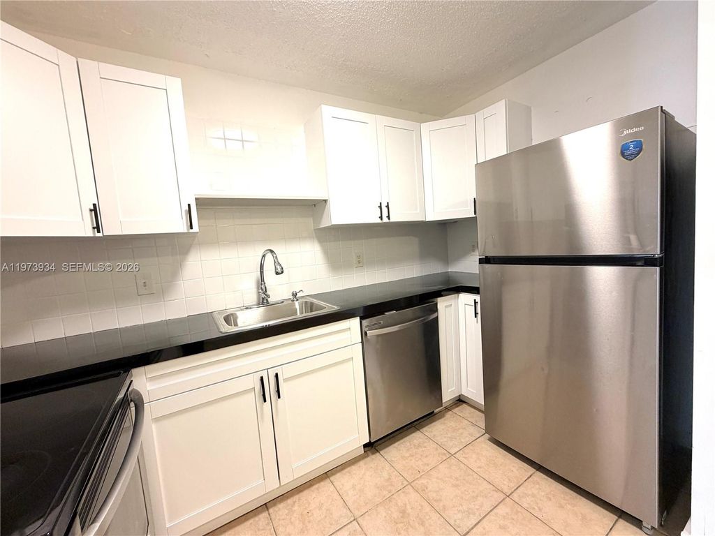 3215 NW 102nd Ter 3215, Coral Springs, FL 33065
