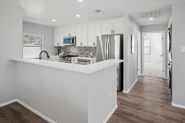 2717 El Tivoli Drive, Dallas, TX 75211