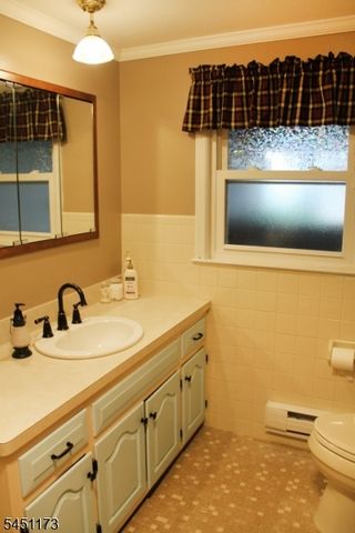28 Benedict Dr, Jefferson Twp., NJ 07849