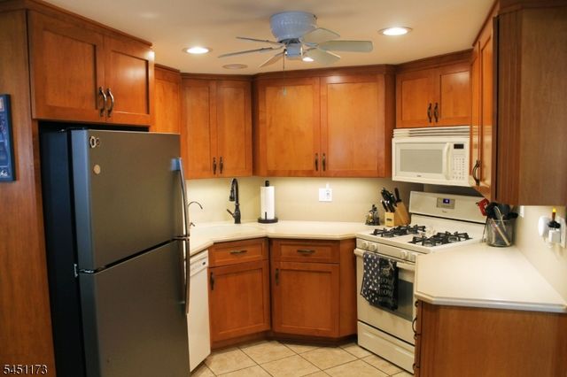 28 Benedict Dr, Jefferson Twp., NJ 07849