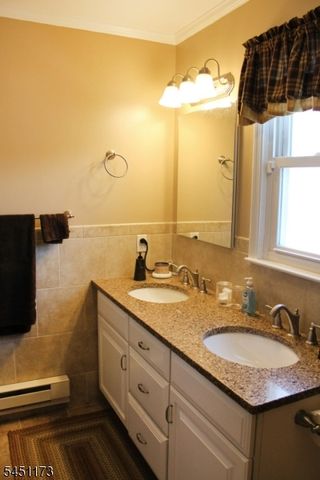28 Benedict Dr, Jefferson Twp., NJ 07849
