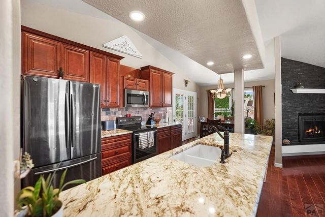 148 S Hacienda Del Sol Dr, Pueblo West, CO 81007
