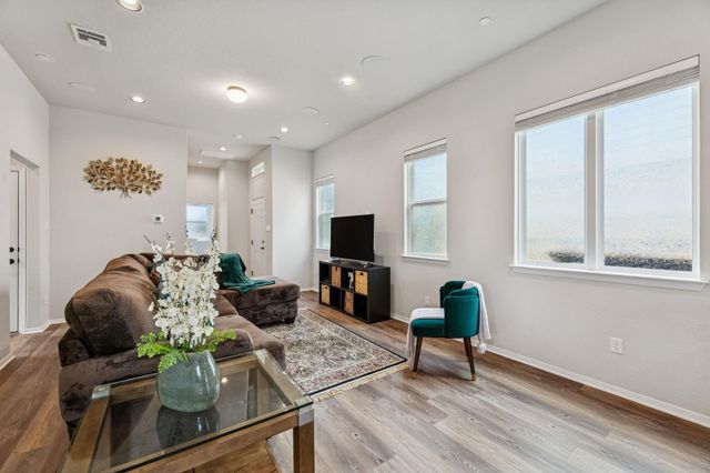 2800 Joe Dimaggio BLVD 46, Round Rock, TX 78665