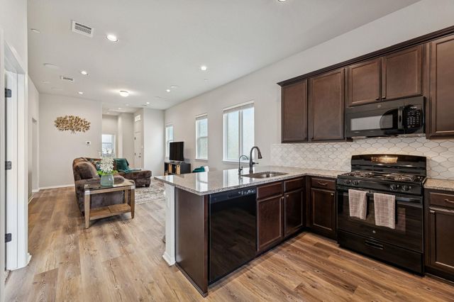 2800 Joe Dimaggio BLVD 46, Round Rock, TX 78665