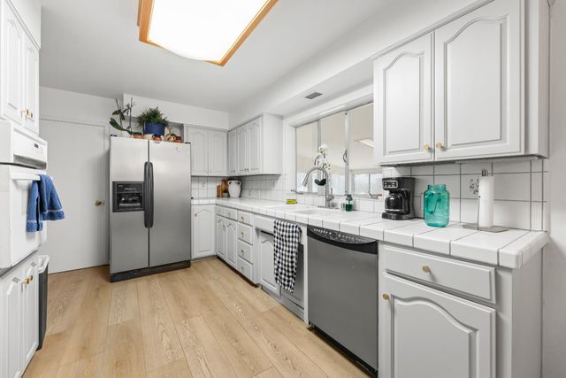 2621 S Stockton St, Lodi, CA 95240