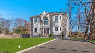 1515 Sherwood Blvd, North Brunswick Twp., NJ 08902