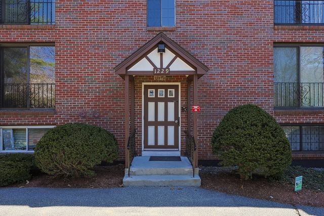 1229 Lawrence St 303, Lowell, MA 01852