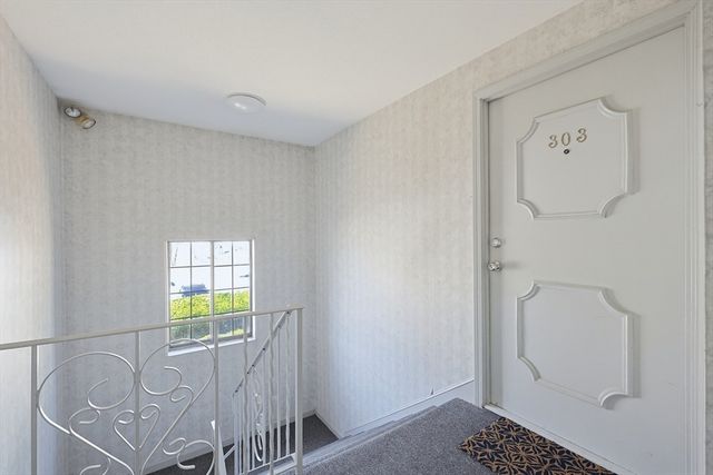 1229 Lawrence St 303, Lowell, MA 01852