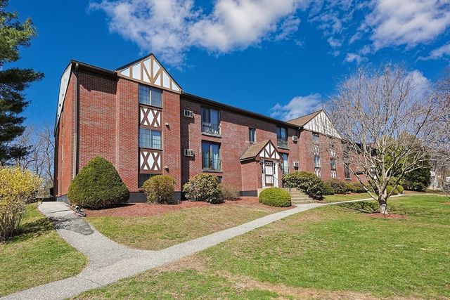 1229 Lawrence St 303, Lowell, MA 01852