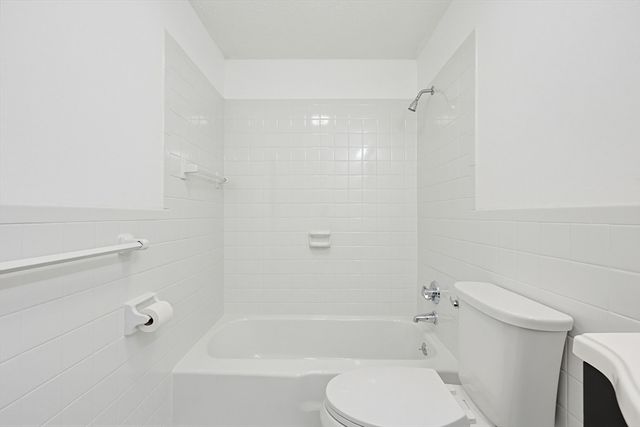 1229 Lawrence St 303, Lowell, MA 01852