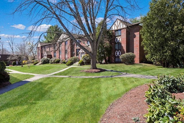 1229 Lawrence St 303, Lowell, MA 01852