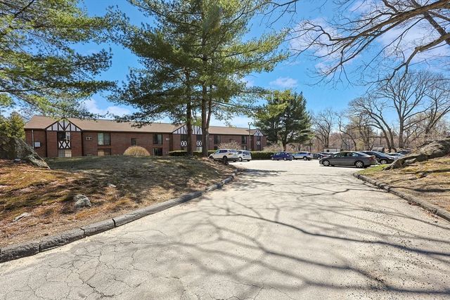 1229 Lawrence St 303, Lowell, MA 01852