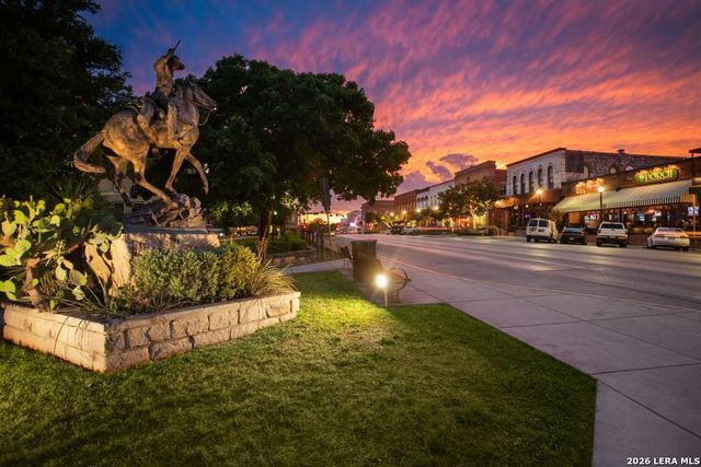 332 Puppy Dog Pass, San Marcos, TX 78666