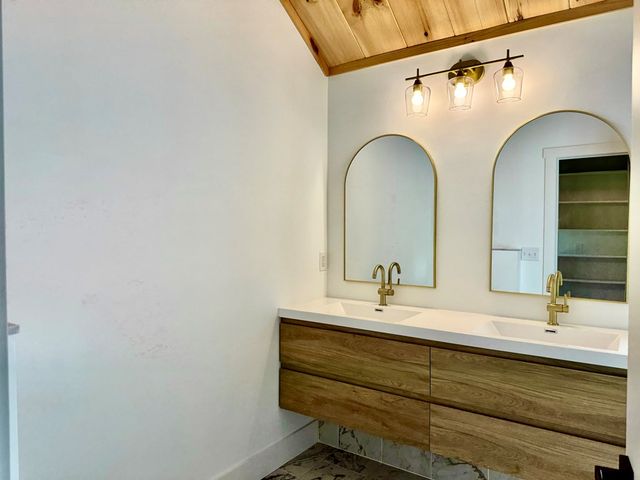 6389 Old Hwy 64 W, Warne, NC 28909
