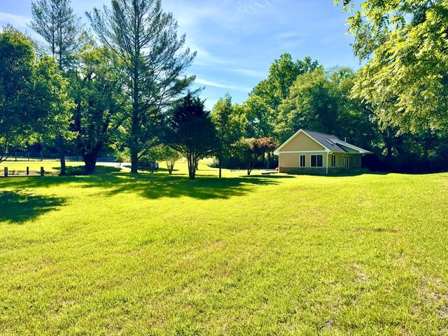6389 Old Hwy 64 W, Warne, NC 28909