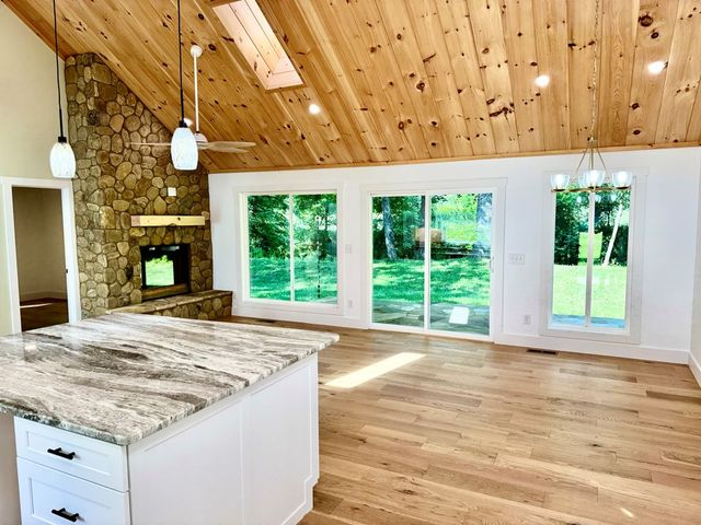 6389 Old Hwy 64 W, Warne, NC 28909