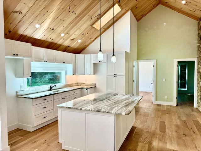 6389 Old Hwy 64 W, Warne, NC 28909