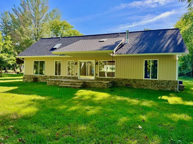 6389 Old Hwy 64 W, Warne, NC 28909
