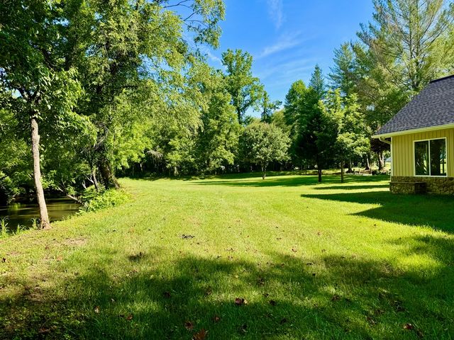 6389 Old Hwy 64 W, Warne, NC 28909