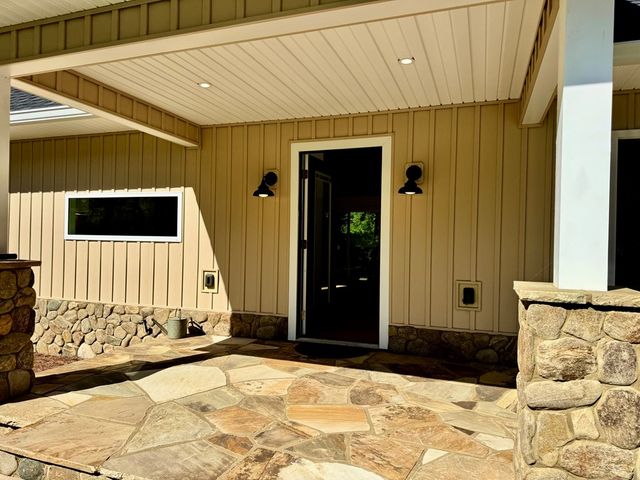 6389 Old Hwy 64 W, Warne, NC 28909