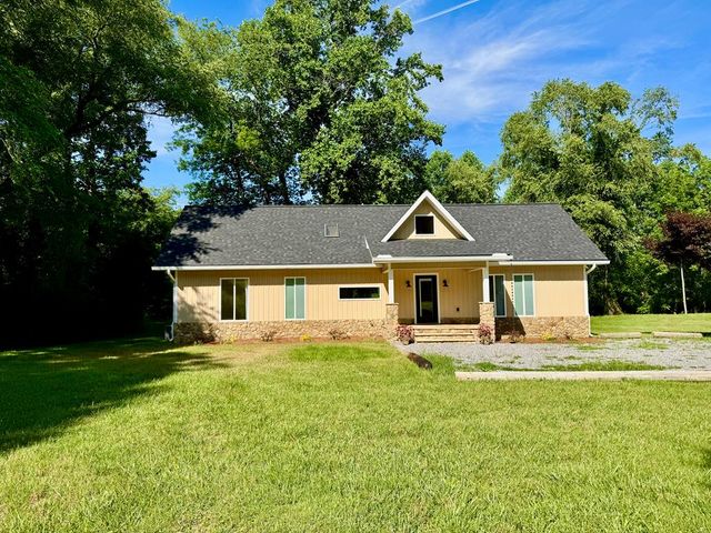 6389 Old Hwy 64 W, Warne, NC 28909